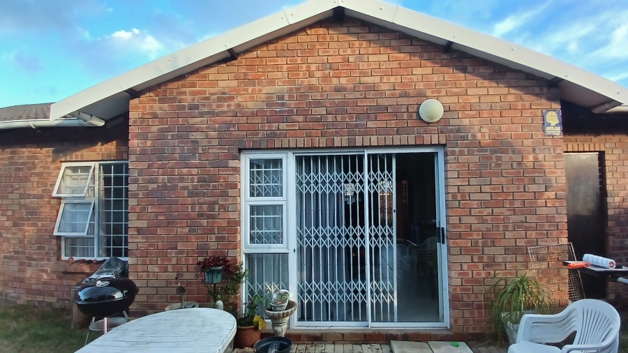 To Let 2 Bedroom Property for Rent in Glenroy Park Eastern Cape
